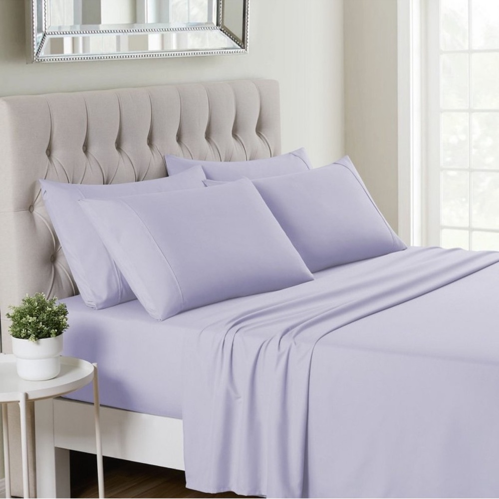 - Beautiful lavender king size fitted sheet